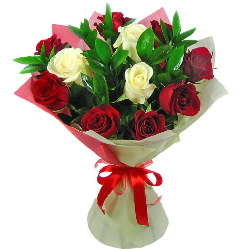 Букет из 11 красных и белых роз с зеленью, доставка Волчанск